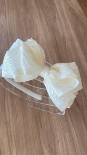 Tiara Trabalhada Off White
