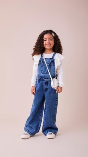 Jardineira Jeans Pantalona Momi
