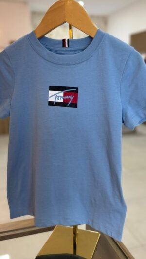 Camiseta Tommy Kids Azul Céu Logo Central